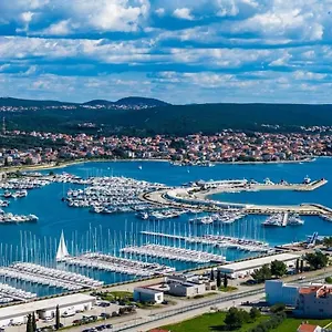 apartmani-svitlana.hotelinzadar.com/